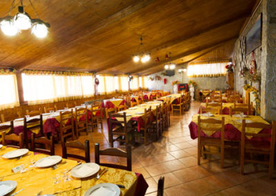 falode large dining room